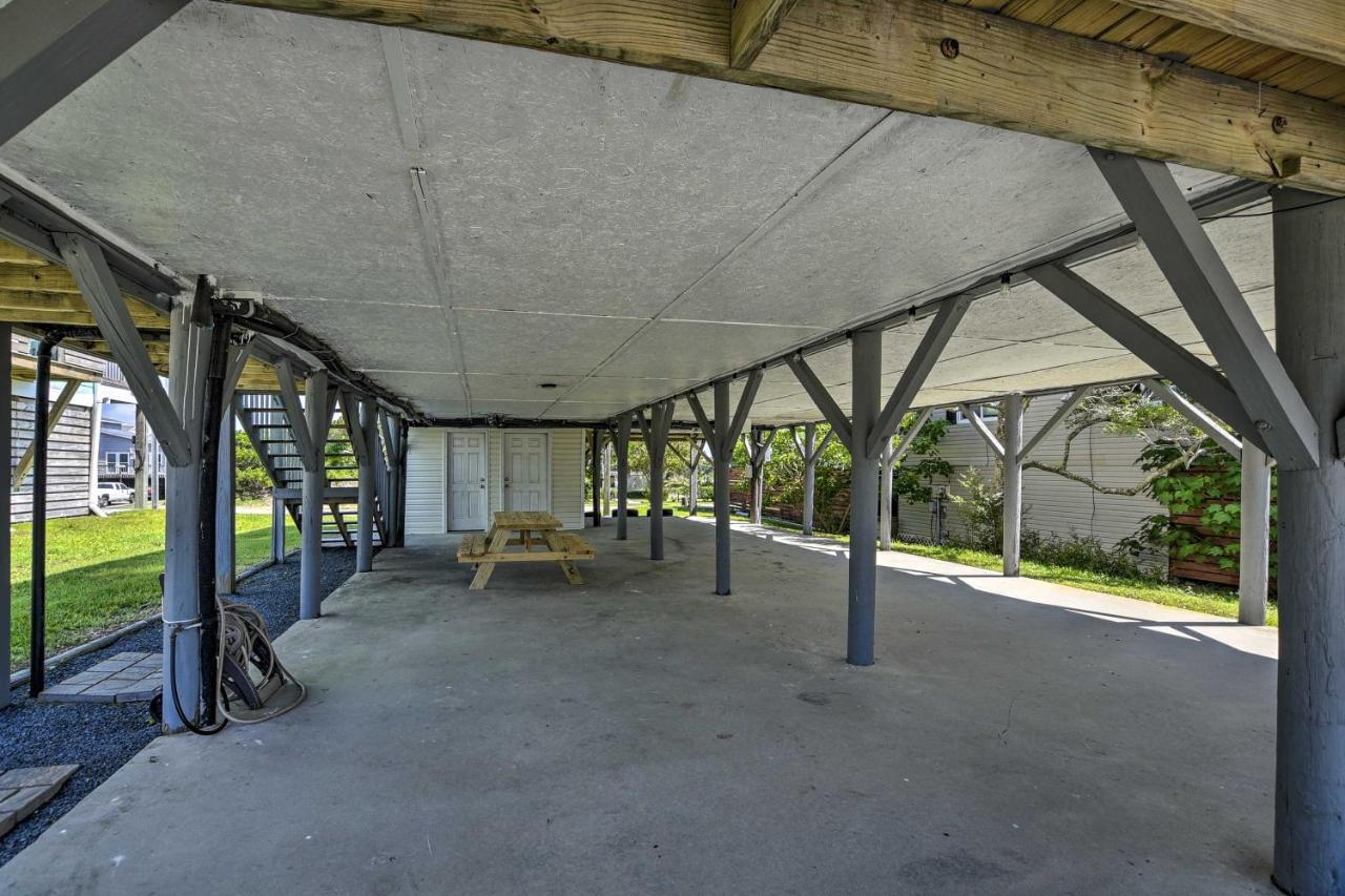Oak Island Beach Abode With Deck Walk To Shore! Exterior photo